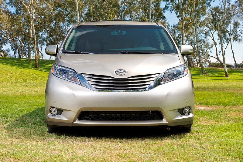 Illustration for article titled The 2015 Toyota Sienna Saves a Family